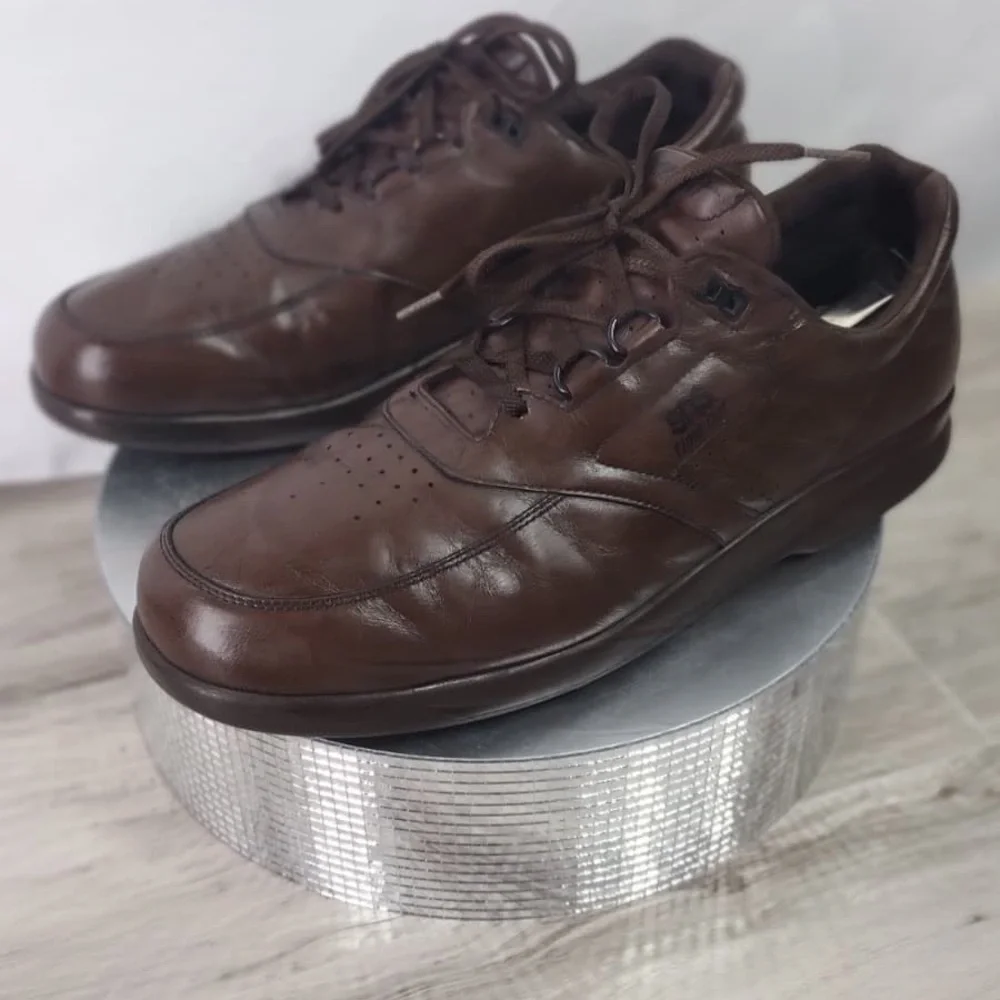 SAS Men's Brown Leather Shoes size 13 pre owned good condition